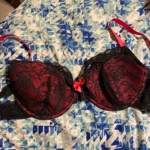 Black and pink underwire lace bra 38C